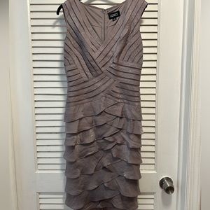 Women’s dress size 4